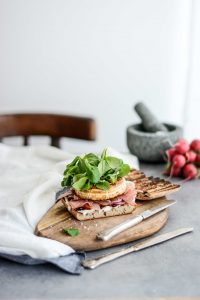 grilovany hermelin / grilled camembert sandwich