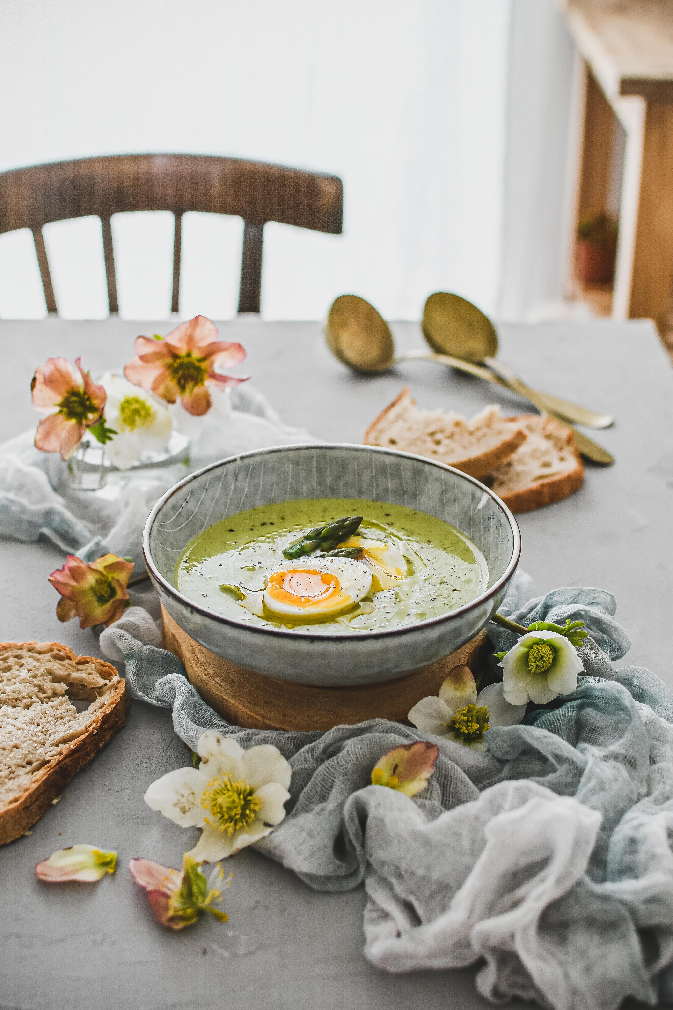 sparglova polievka asparagus soup cream photography