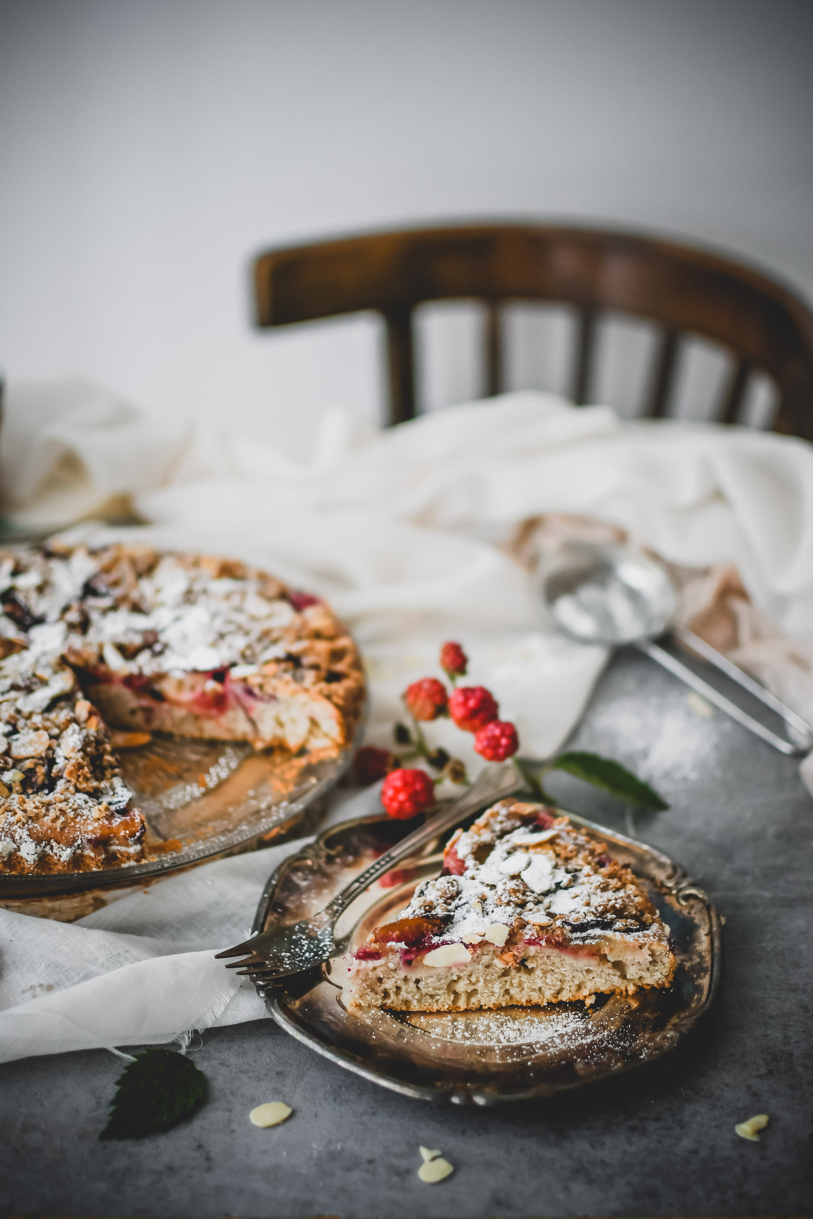 slivkovy kolac plum cake photography