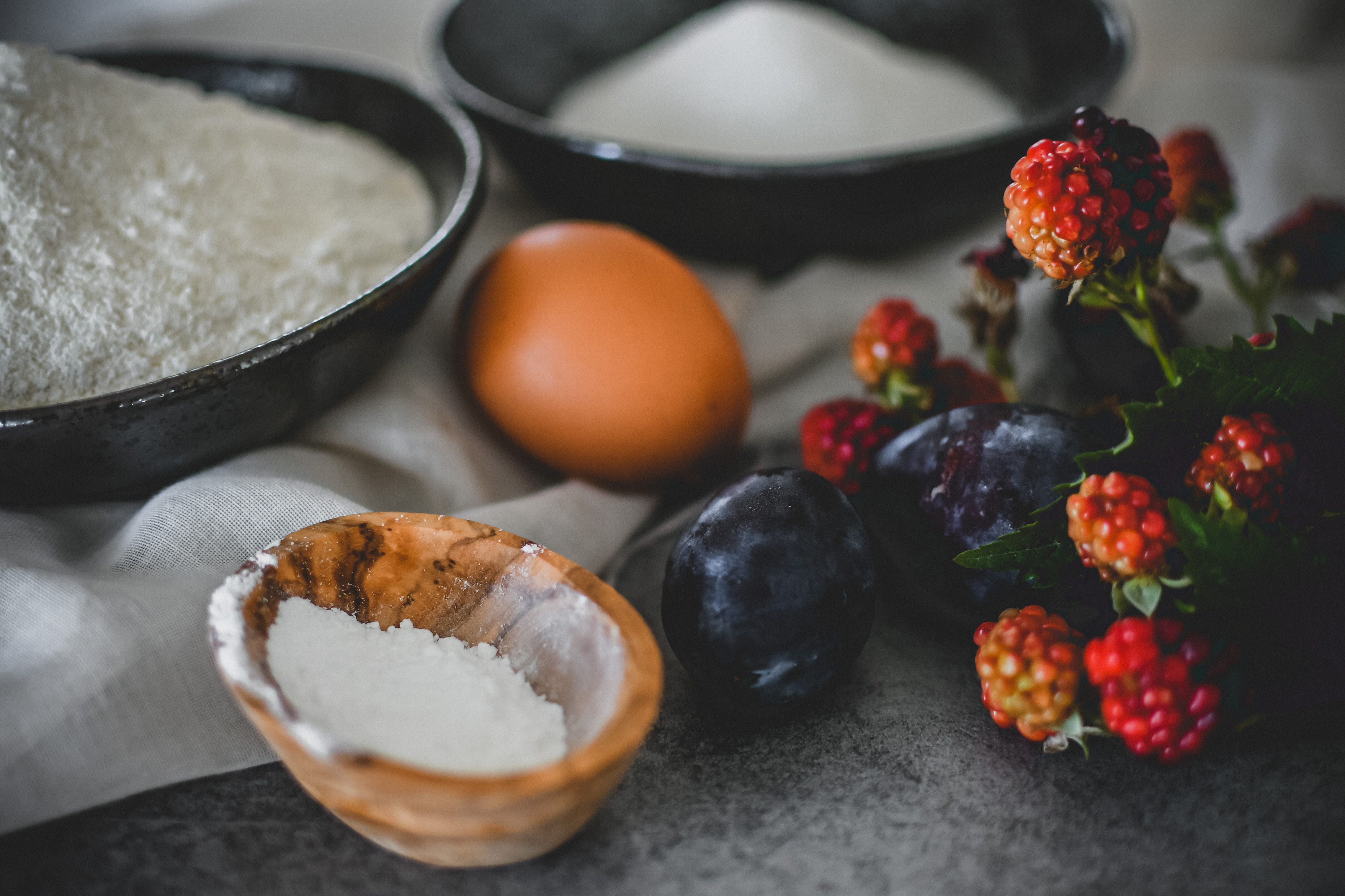 slivkovy kolac plum cake photography