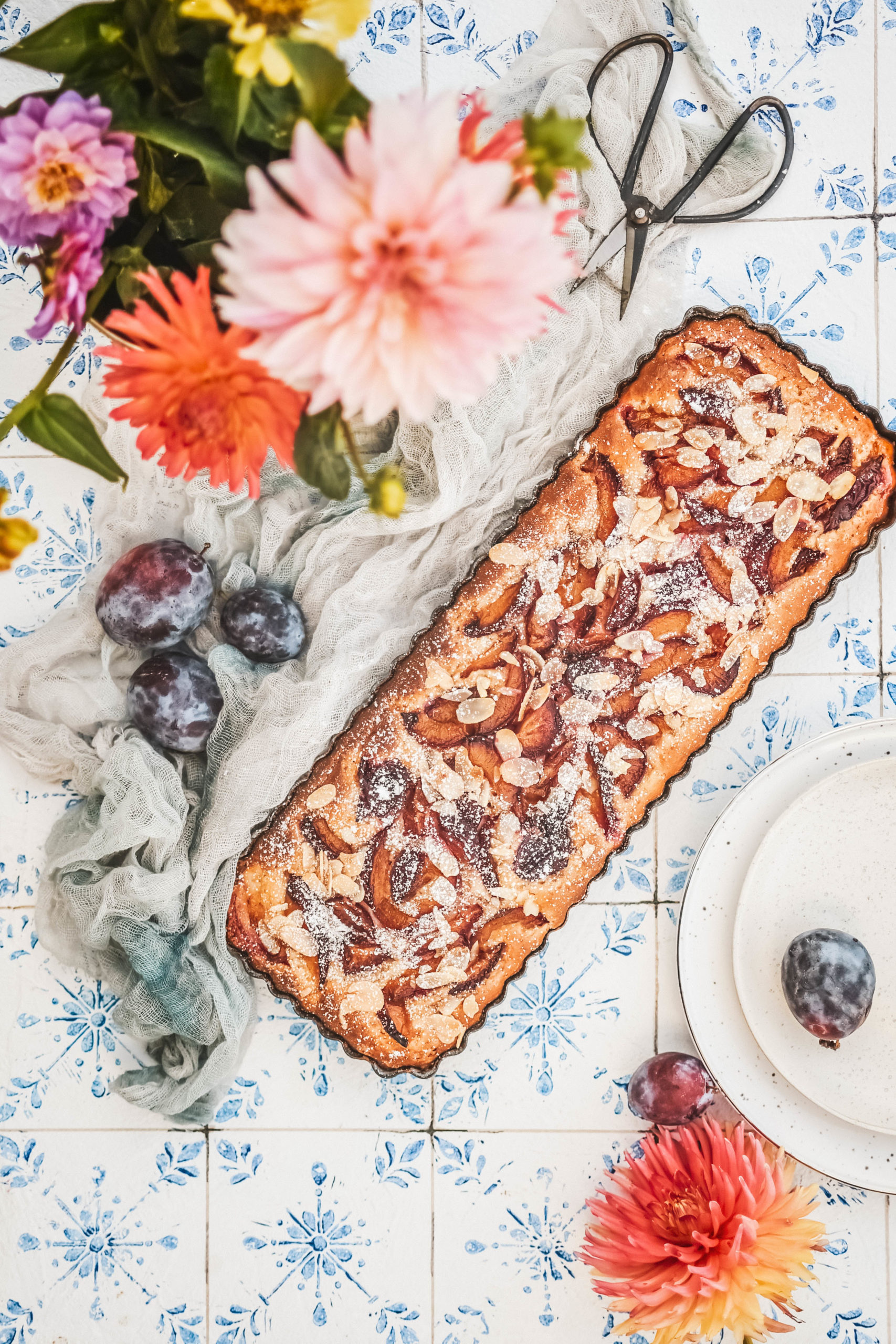 kolac almond plum cake photography