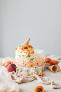 ovocna ombre torta peach cake photography